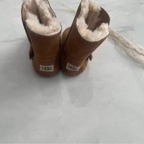 Ugg Australia baby classic boot infant size 4/5 - Picture 2 of 5